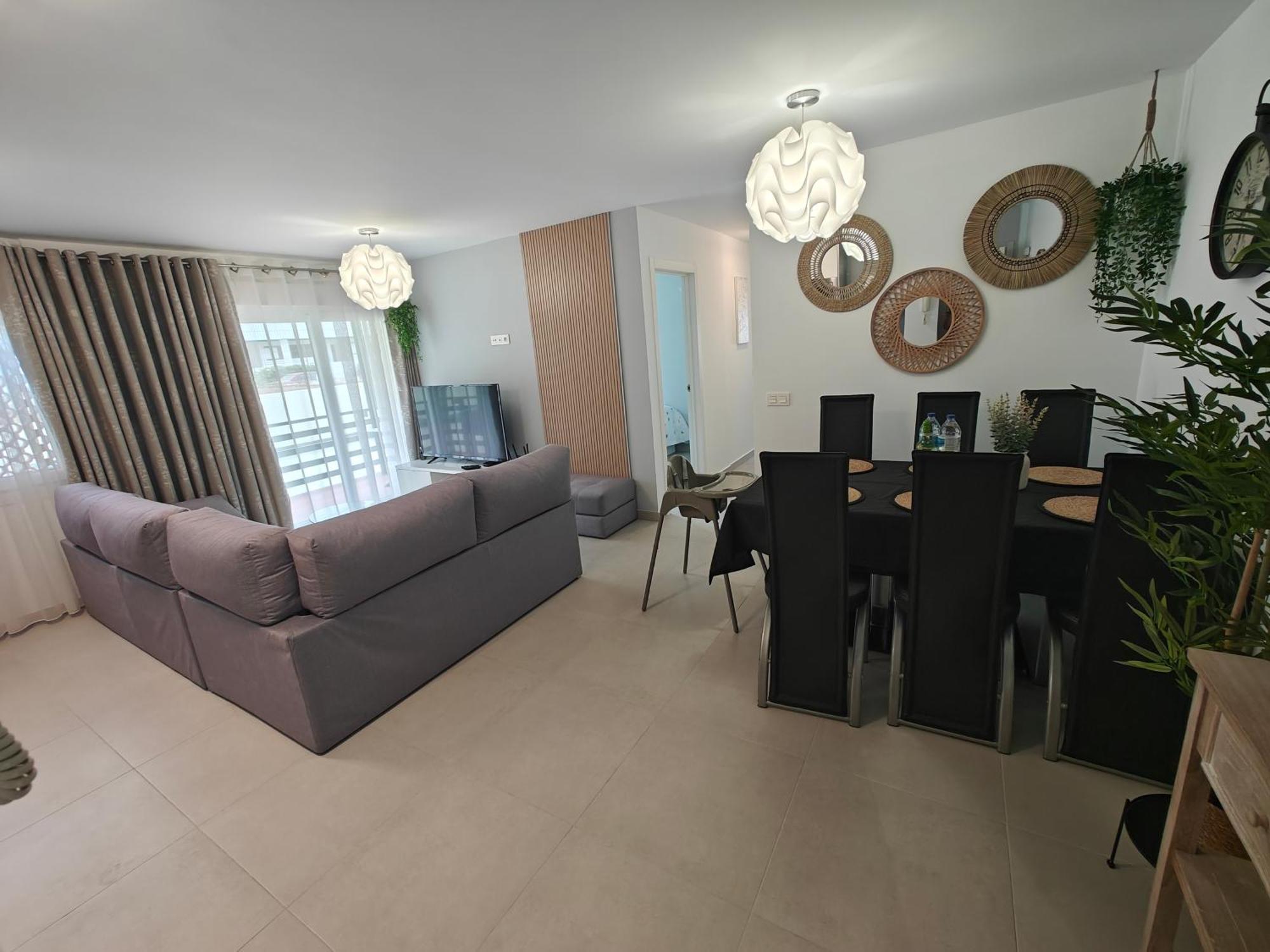 Sun Apartment - 3 Bedrooms, Priv Parking, Pool, Ac, Tv Channels, Fibre Net Los Cristianos (Tenerife) Exterior photo