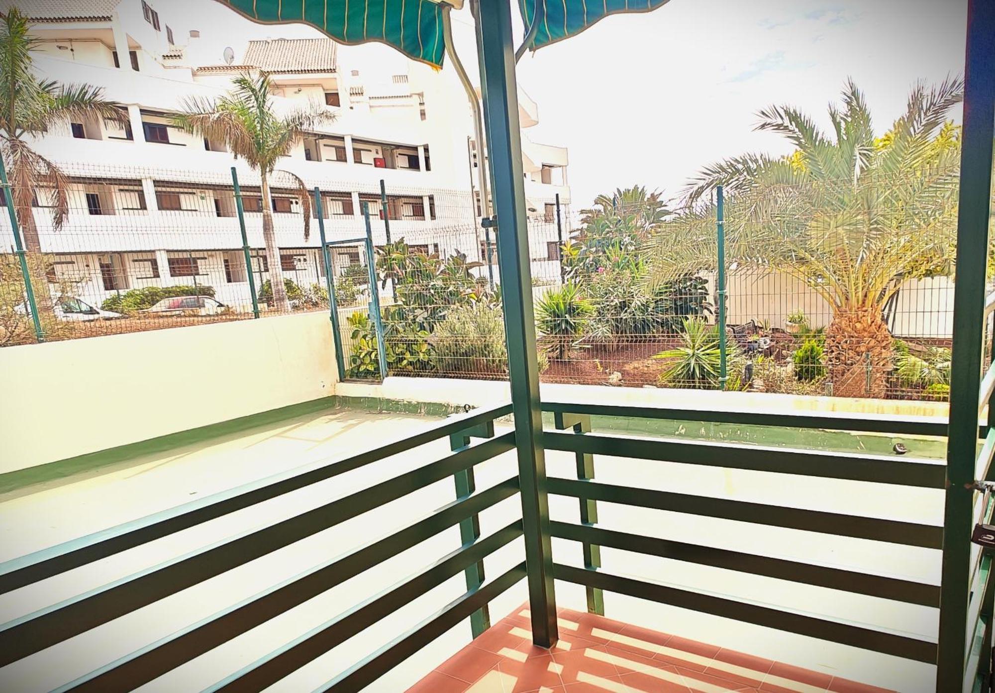 Sun Apartment - 3 Bedrooms, Priv Parking, Pool, Ac, Tv Channels, Fibre Net Los Cristianos (Tenerife) Exterior photo