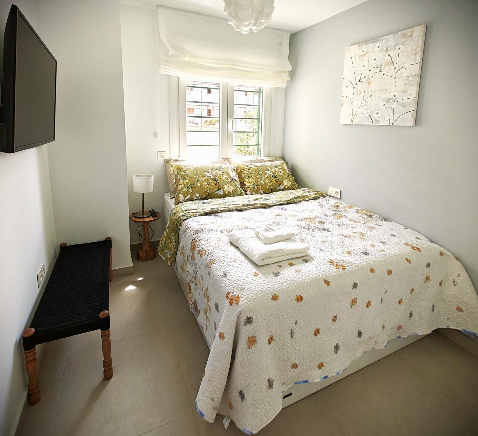 Sun Apartment - 3 Bedrooms, Priv Parking, Pool, Ac, Tv Channels, Fibre Net Los Cristianos (Tenerife) Exterior photo