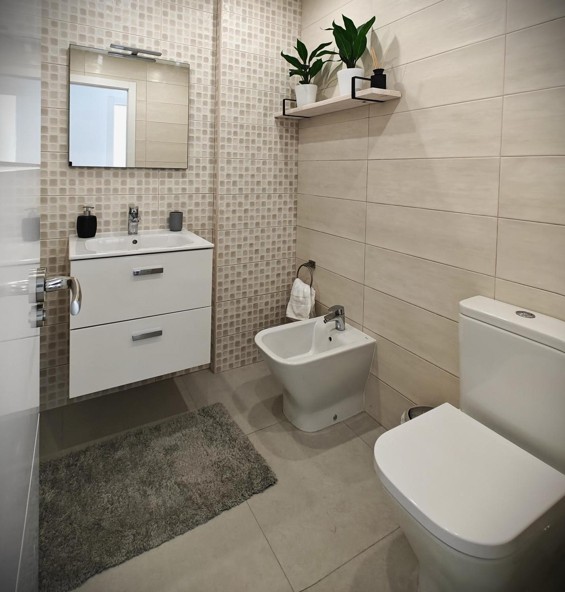 Sun Apartment - 3 Bedrooms, Priv Parking, Pool, Ac, Tv Channels, Fibre Net Los Cristianos (Tenerife) Exterior photo